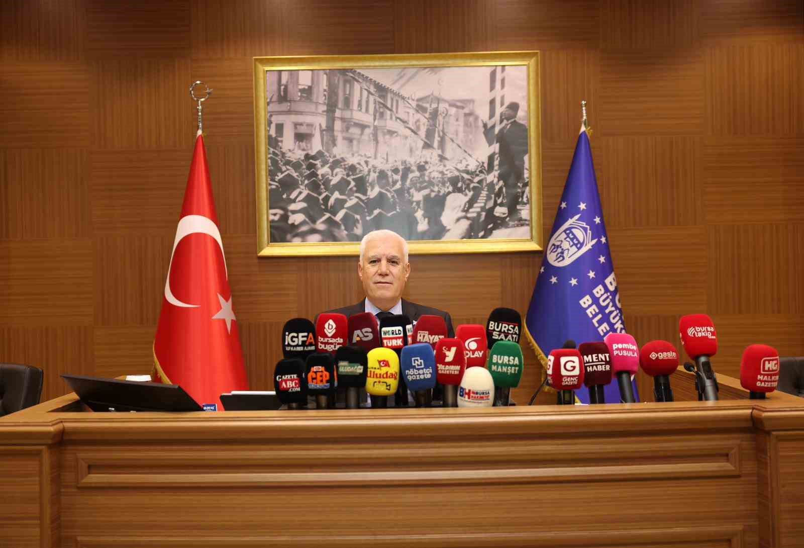 baskan bozbey tum bursalilara hayirli ramazanlar diliyorum 0 UWV1XD1d