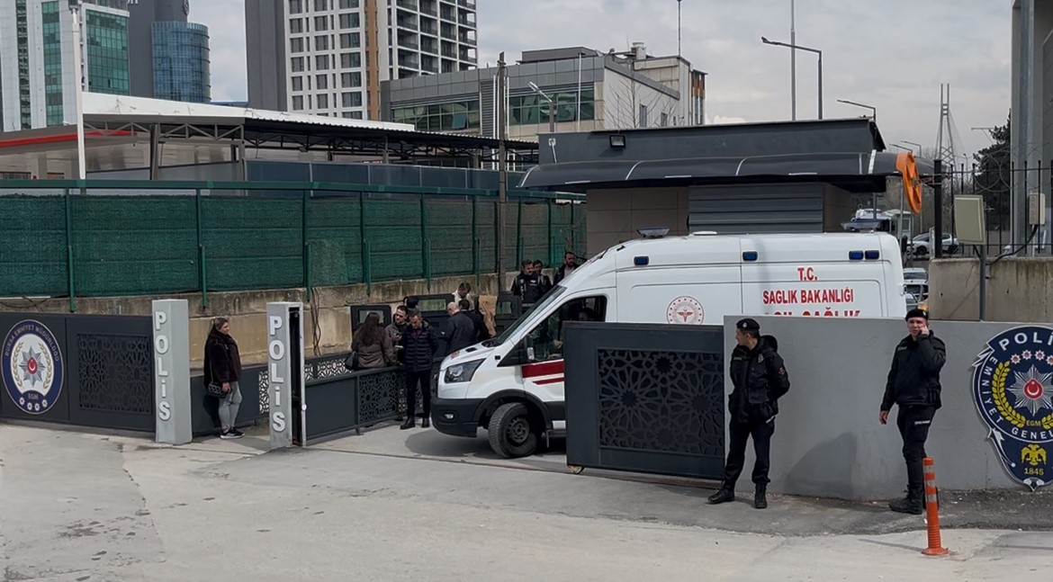 baskan bozbeyin de dahil oldugu sorusturmada gozaltindaki muteahhit fenalasti ambulansla hastaneye kaldirildi 1