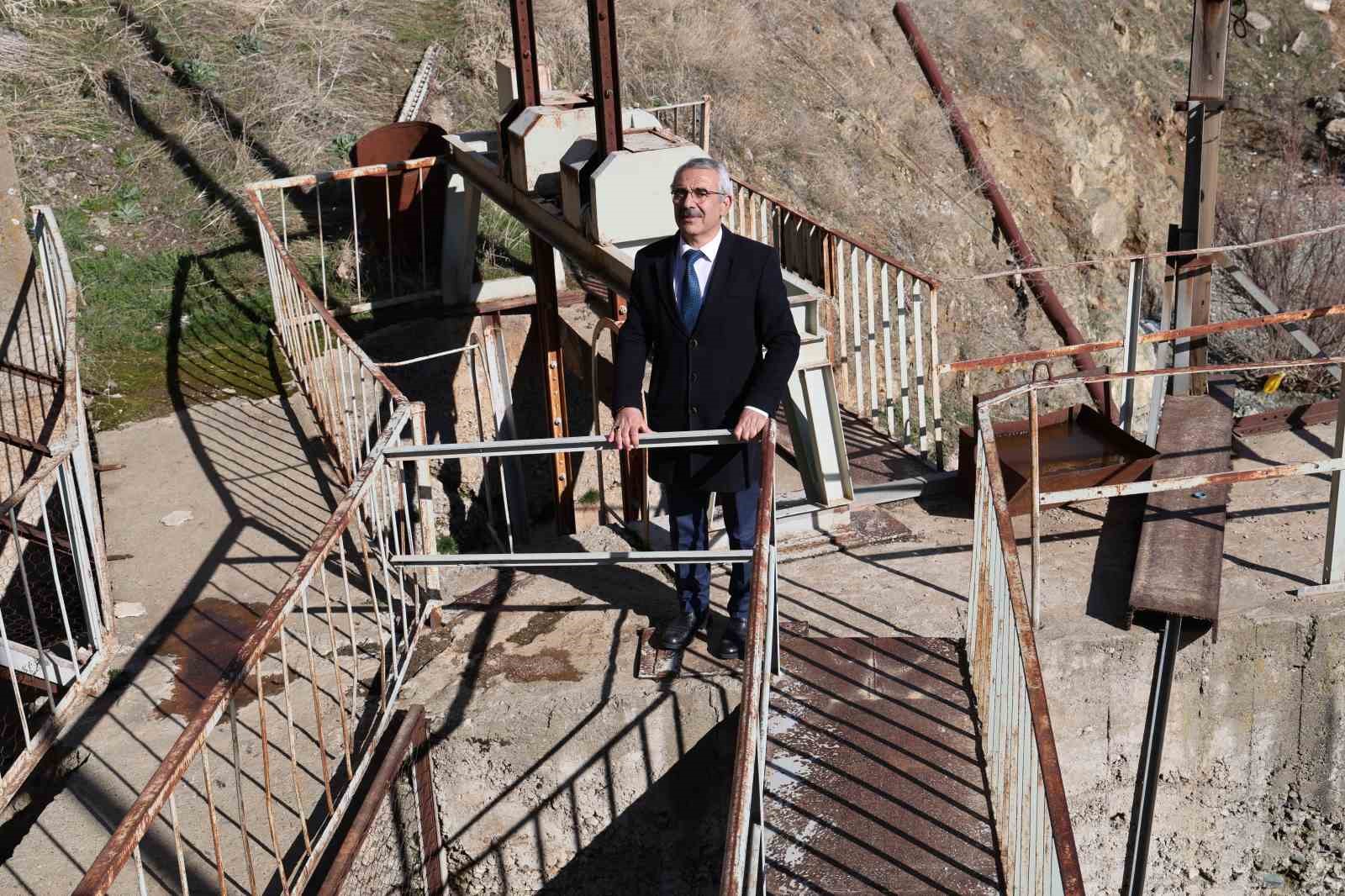 baskan bozcan elazigin ilk hidroelektrik santrali hazar golunun kurtulusu olabilir 4 YMveuw6l