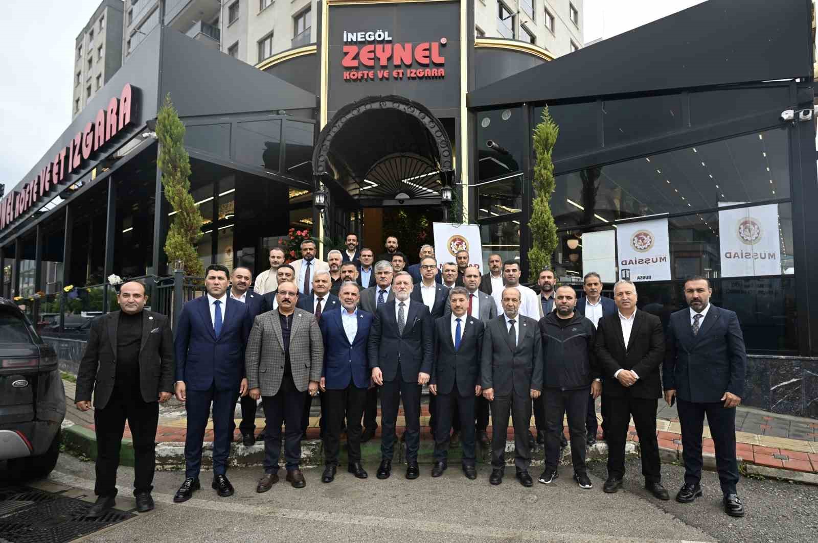 baskan burkay mussiad uyeleri ile bulustu 0 yc4GUrhV