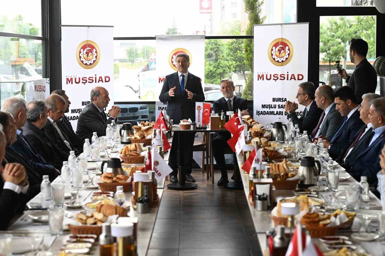 baskan burkay mussiad uyeleri ile bulustu 4 MiNEeLBy