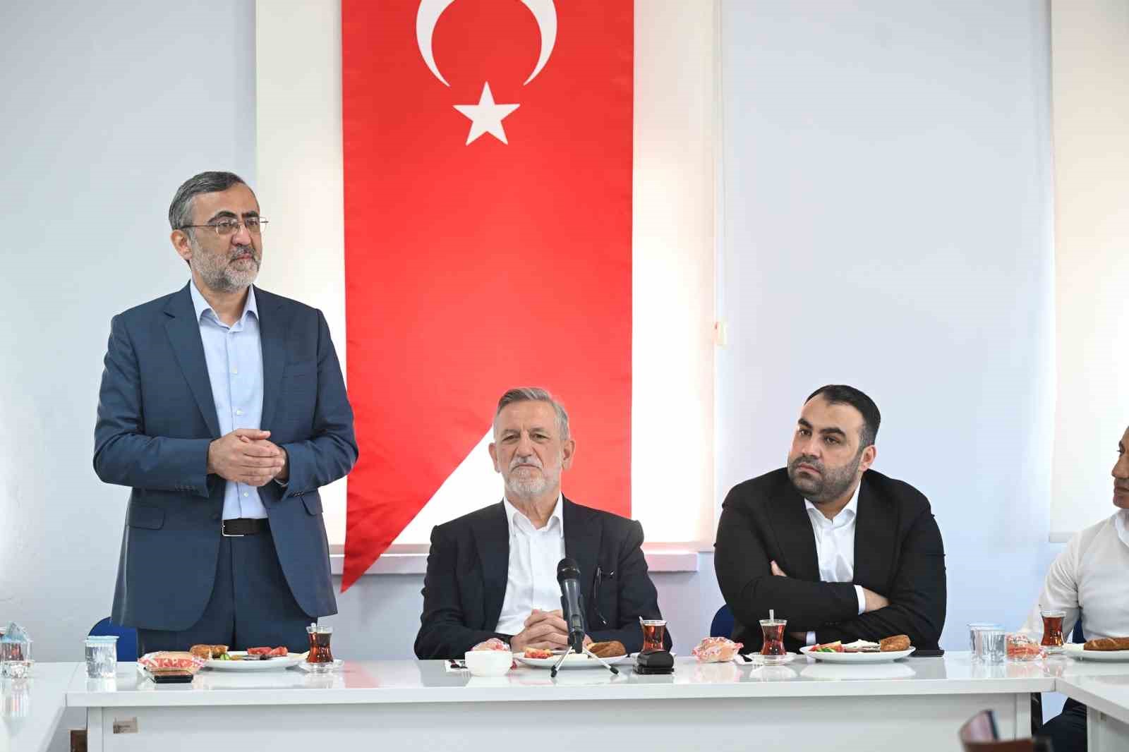 Başkan Burkay’dan terminalde önemli buluşma 5 baskan burkaydan terminalde onemli bulusma 1 CyyWhfBC