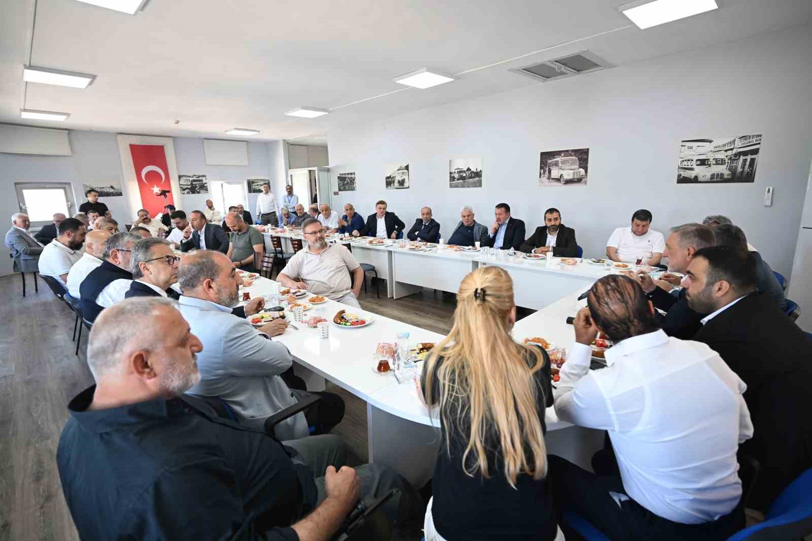 Başkan Burkay’dan terminalde önemli buluşma 7 baskan burkaydan terminalde onemli bulusma 3 LhLeJj5D