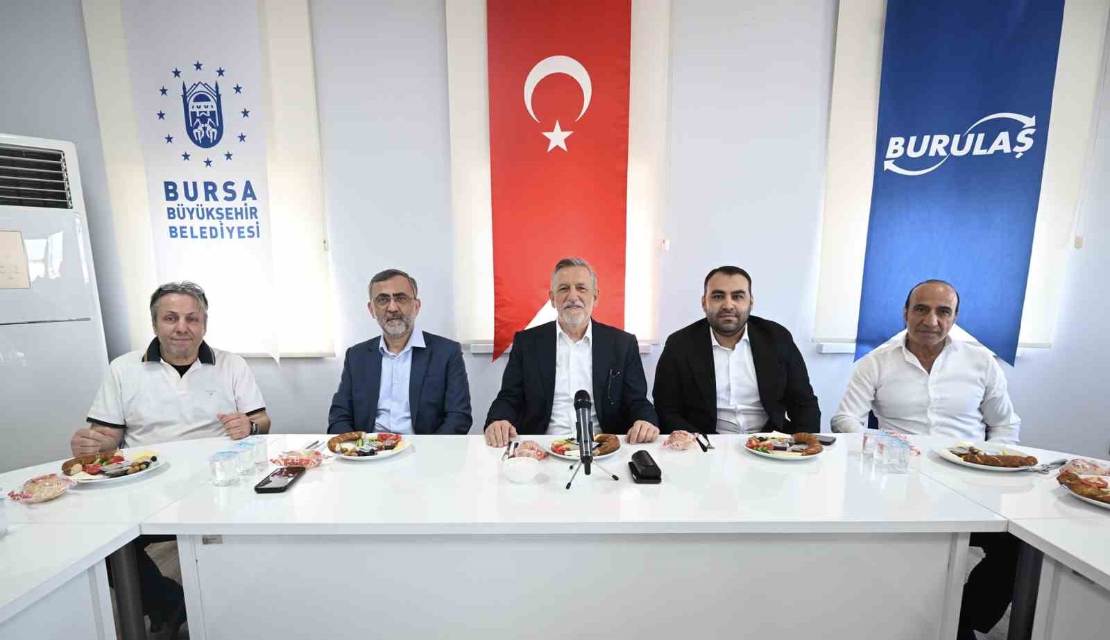 Başkan Burkay’dan terminalde önemli buluşma 8 baskan burkaydan terminalde onemli bulusma 4 5OsRrZbb