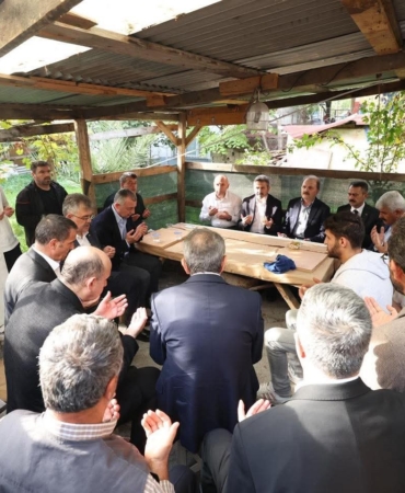 baskan-buyukakindan-acili-ailelere-taziye-ziyareti-bu-aci-hepimizin-YW8sb6yN.jpg