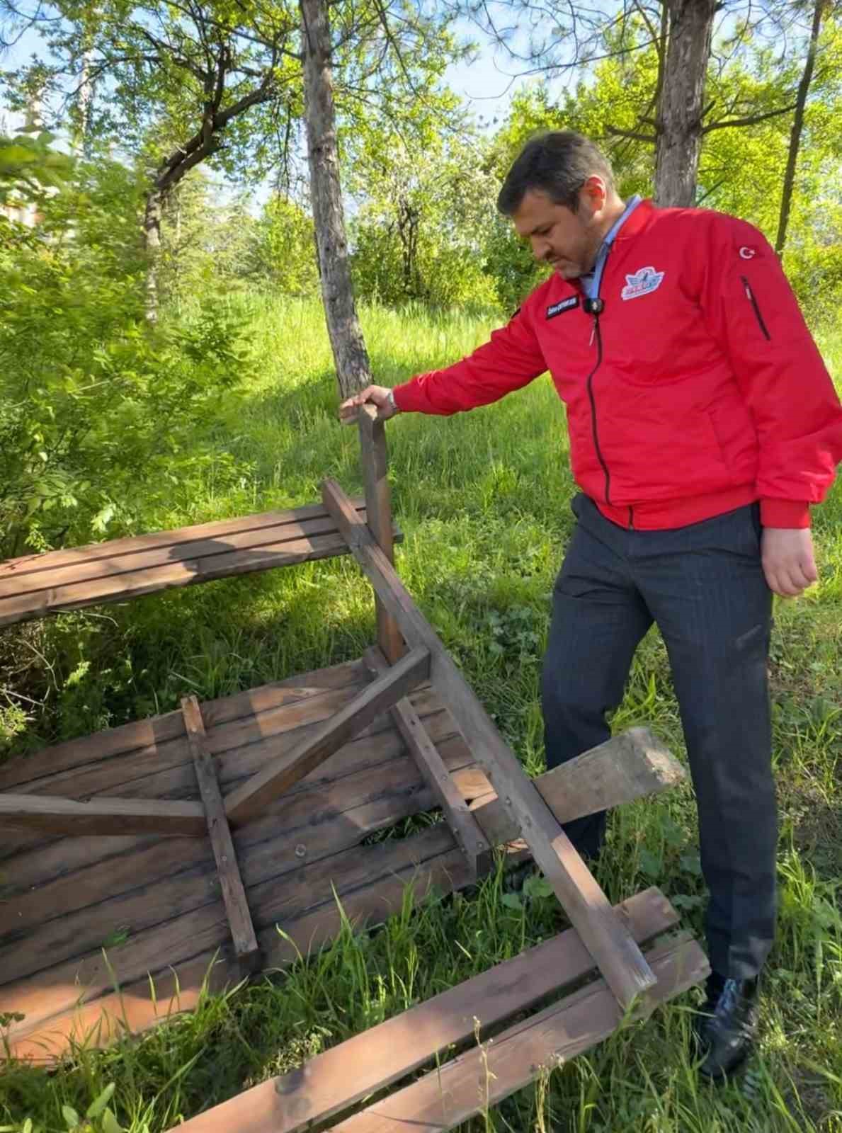 baskan cetinkayanin park gezisinde gordugu manzara sonrasi ilginc tepkisi 2 7Ddsskfa