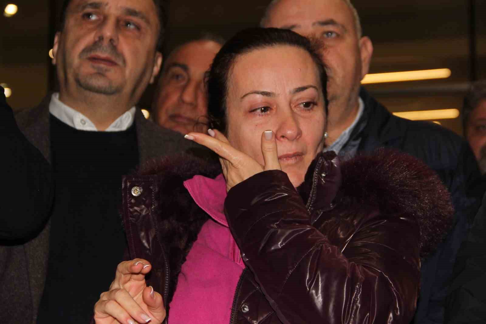 baskan durbayin olum haberini alan manisalilar hastaneye kostu 1 JTwPuEkU