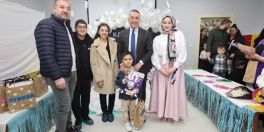baskan-dursun-cocuklarin-karne-heyecanini-paylasti-YMnBcuCJ.jpg