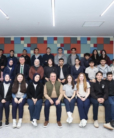 baskan-dursun-gencleri-dinledi-ucXalW9O.jpg