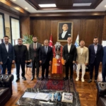 baskan-dursun-ozbek-buyukcekmecede-sampiyonlar-anitina-galatasaray-bayragini-cekti-BKPh3aOb.jpg