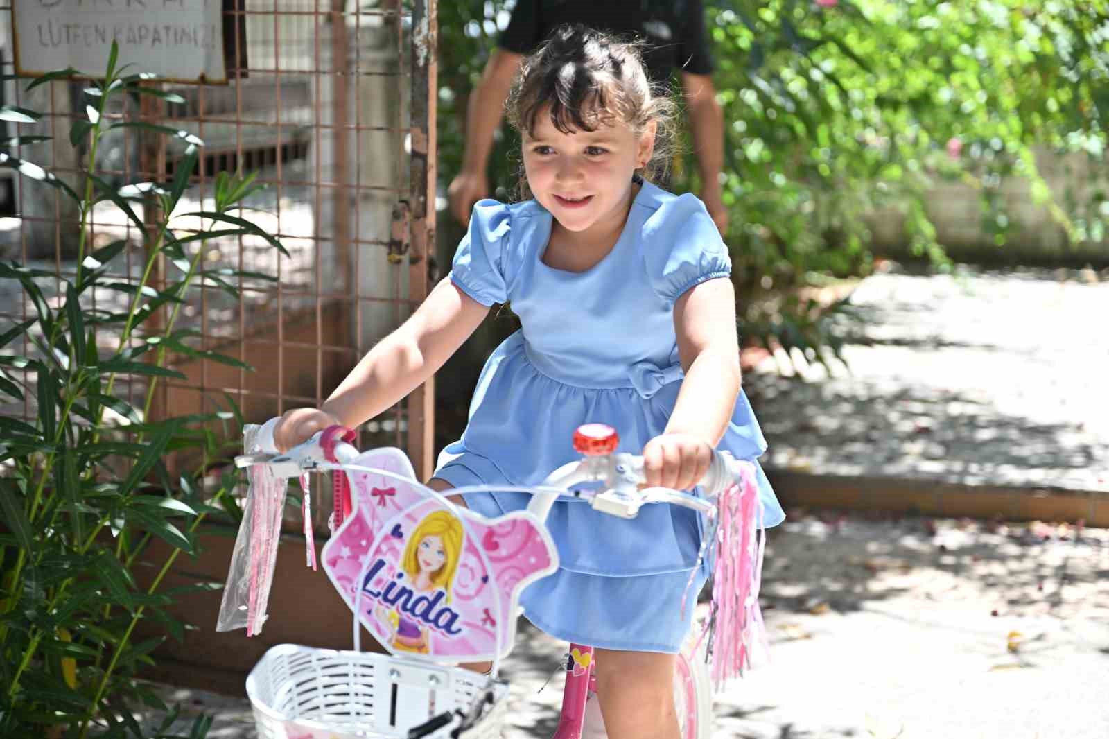 baskan dutlulu minik minanin bisiklet hayalini gerceklestirdi 2 eMbLCnmk