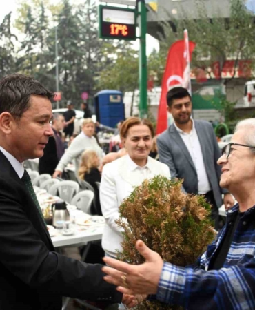 baskan-erkan-aydin-gonullere-dokundu-ChFt5Zng.jpg