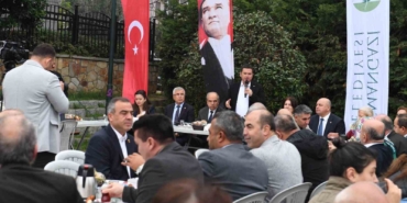 baskan-erkan-aydindan-15-yilda-35-mahalle-bulusmasi-89DjVhET.jpg