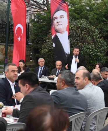 baskan-erkan-aydindan-15-yilda-35-mahalle-bulusmasi-89DjVhET.jpg