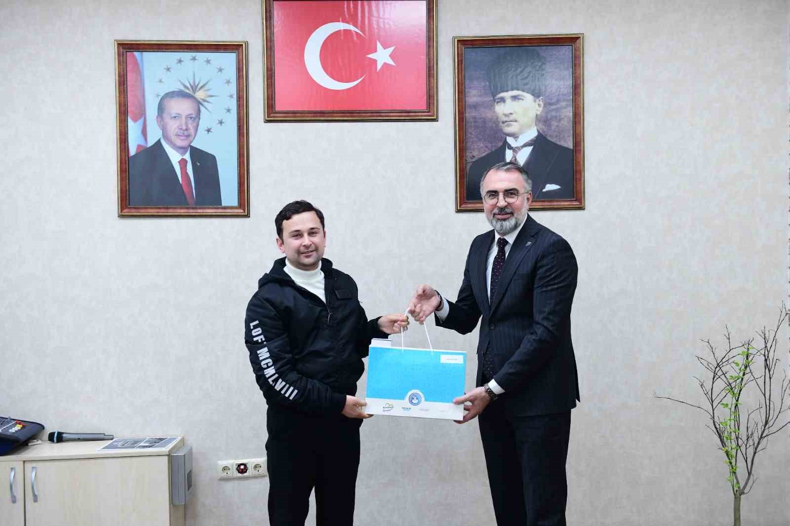 baskan eroldan kpss adaylarina net mesaj yaninizdayiz 2 LM45NJCi