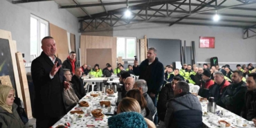 baskan-karabati-emekcileri-kahvaltida-agirladi-X49zPlOm.jpg