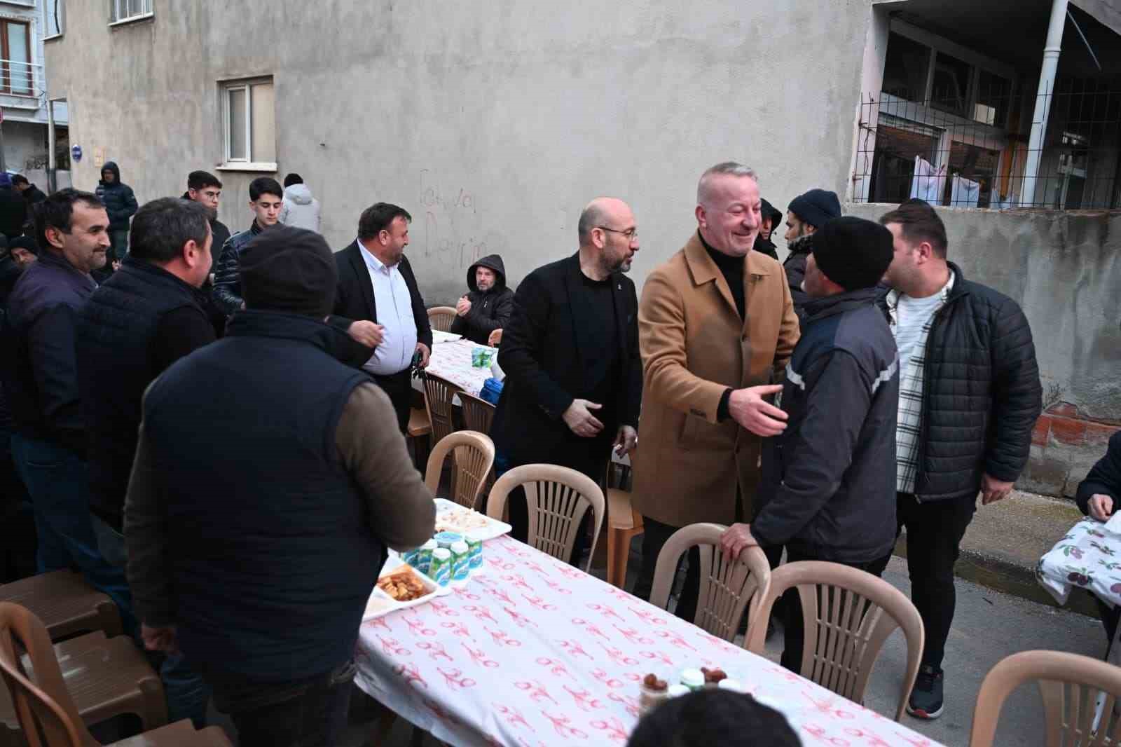 baskan karabati sokak iftarinda vatandaslarla bulustu 2 SEsIKlWG