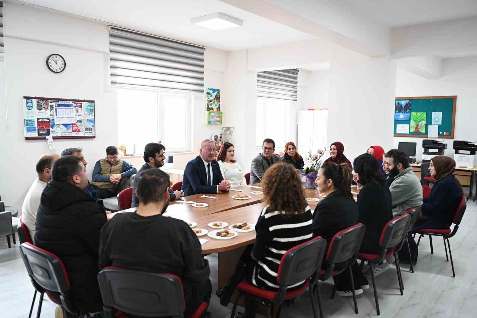 baskan karabatidan egitime tam destek 5 lHEDu3mE