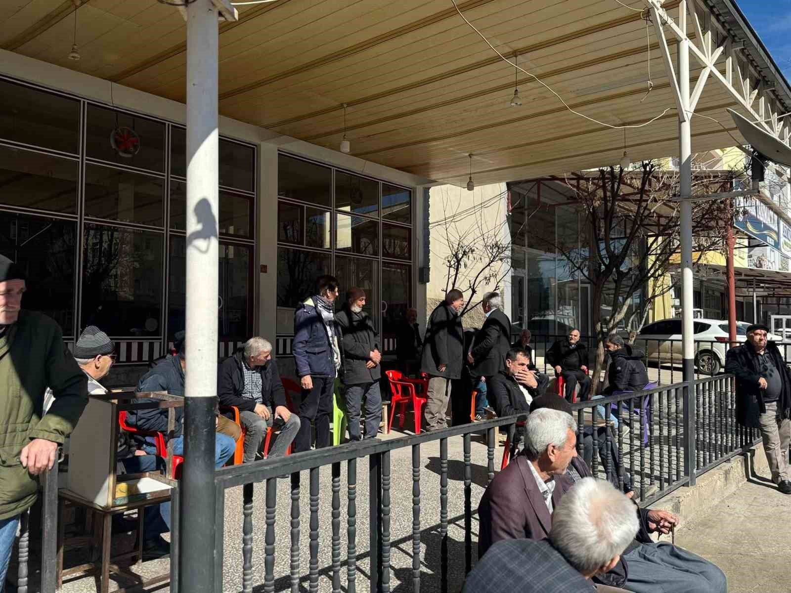 baskan karamehmetoglu vatandaslarla bir araya gedi 3