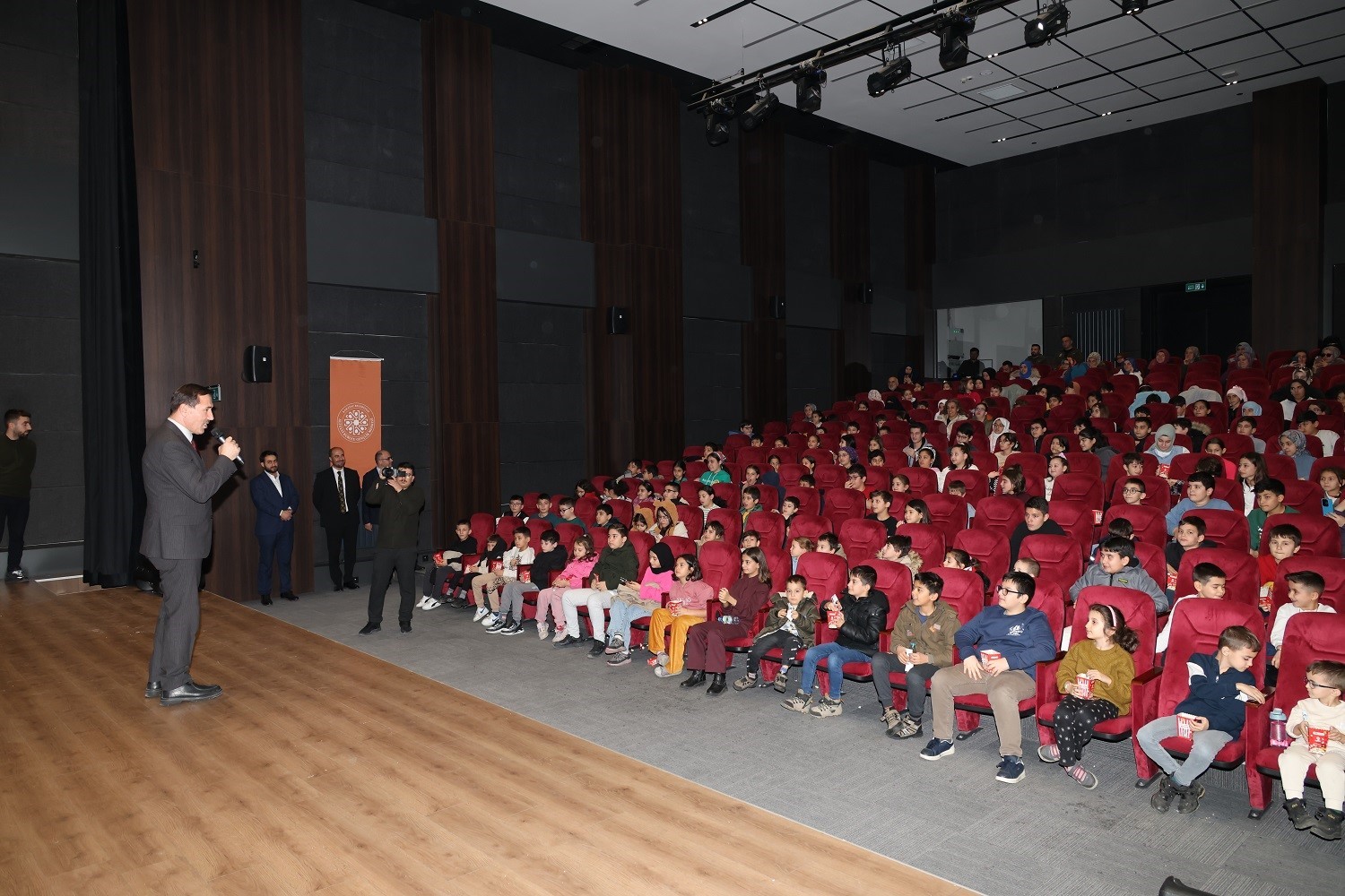 baskan kilca ogrencilerin mutluluguna ortak oldu 0 GpkUFR3R