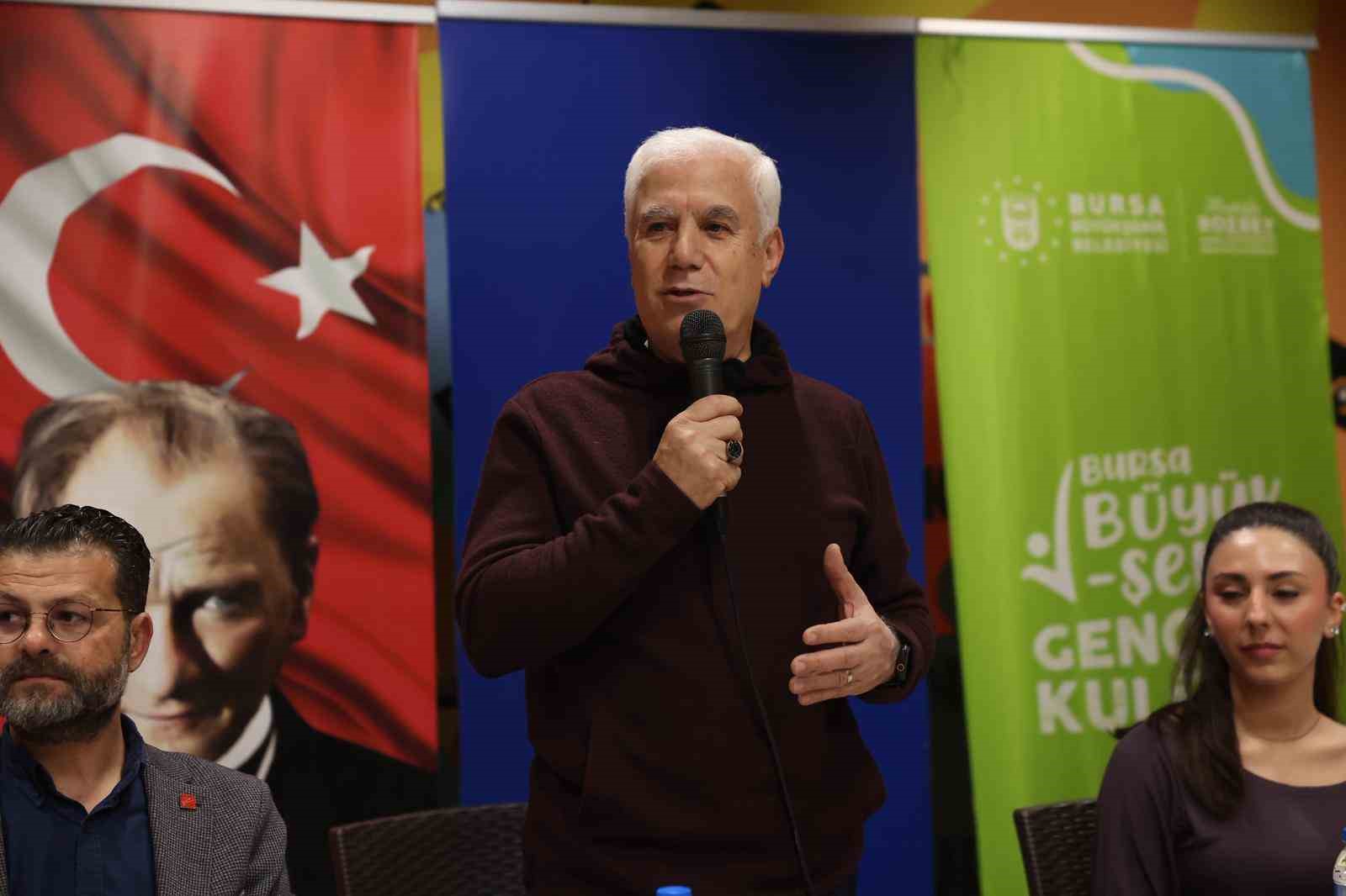 baskan mustafa bozbey genclere sahur yapti 2 YFuQ3Cnl