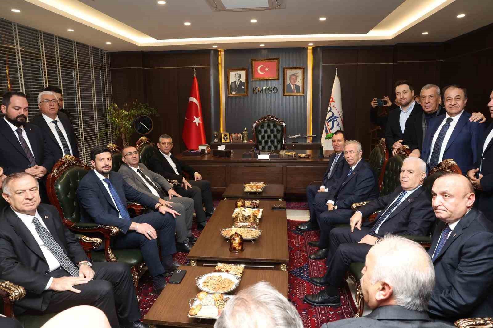 baskan mustafa bozbeyden deprem bolgesine ziyaret 3 wWjKzRLT