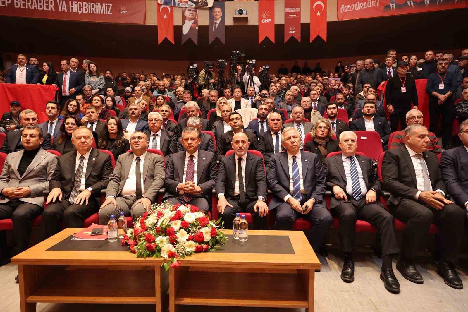 baskan mustafa bozbeyden deprem bolgesine ziyaret 5 KnnQXLIQ