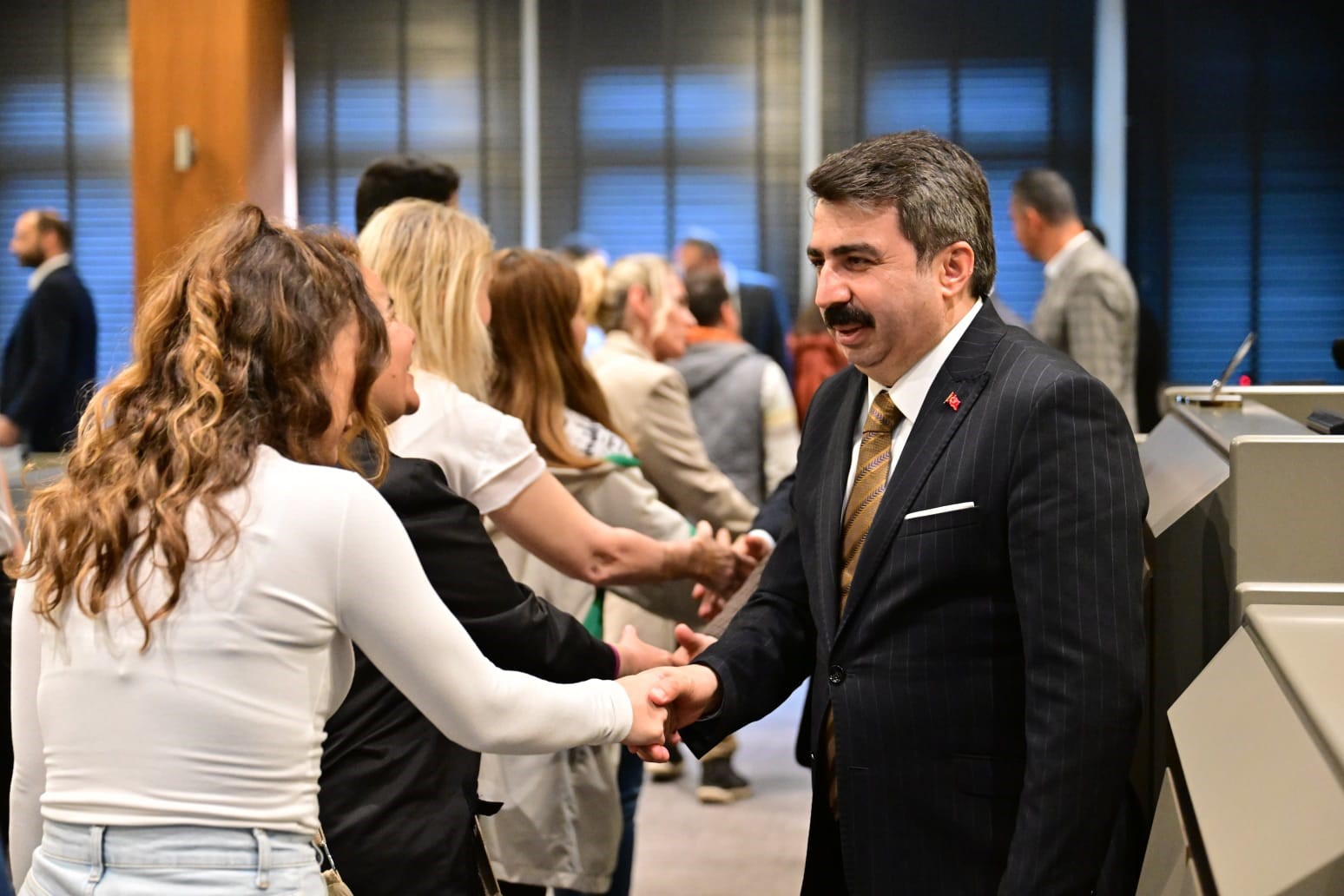 baskan oktay yilmaz belediye personeliyle bayramlasti 0 LpeISb93