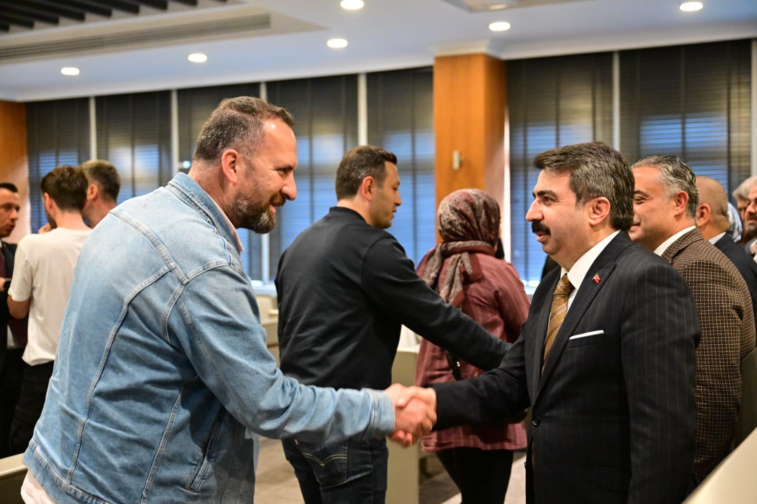 baskan oktay yilmaz belediye personeliyle bayramlasti 2