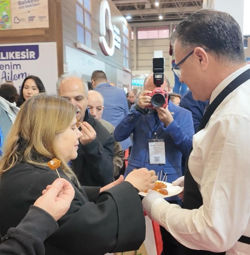 baskan onluk giydi alasehiri emittte tanitti 3