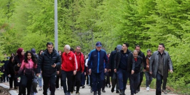 baskan-ozlu-genclerle-doga-yuruyusu-yapti-BCwYH5Yp.jpg