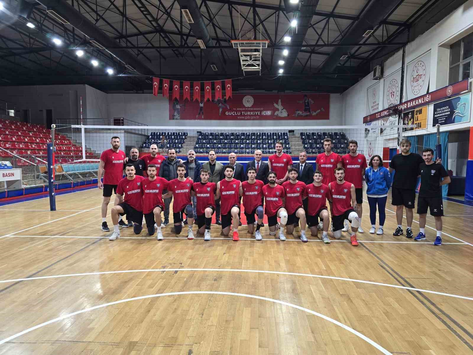 baskan ozlu voleybolcularin agzini tatlandirdi 6