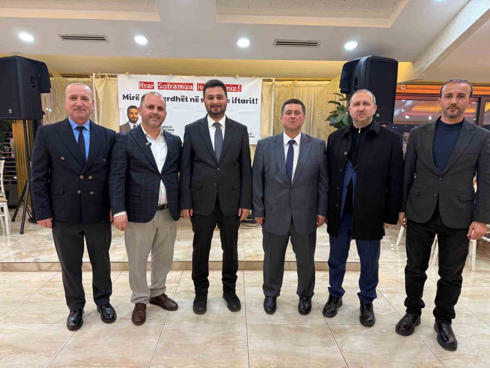 baskan oztekin balkanlarda vatandaslarla iftar sofrasinda bulustu 5 ebJwwUcA