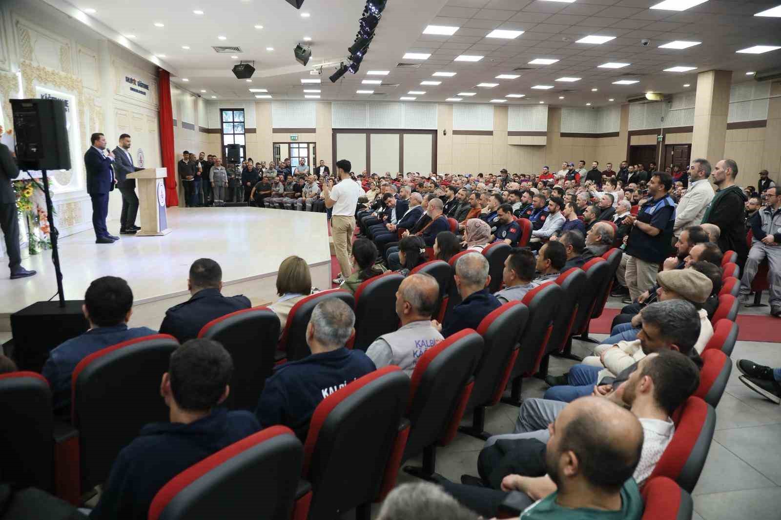baskan oztekin personelle bayram sevincini paylasti 0 r6Z5NZ2c
