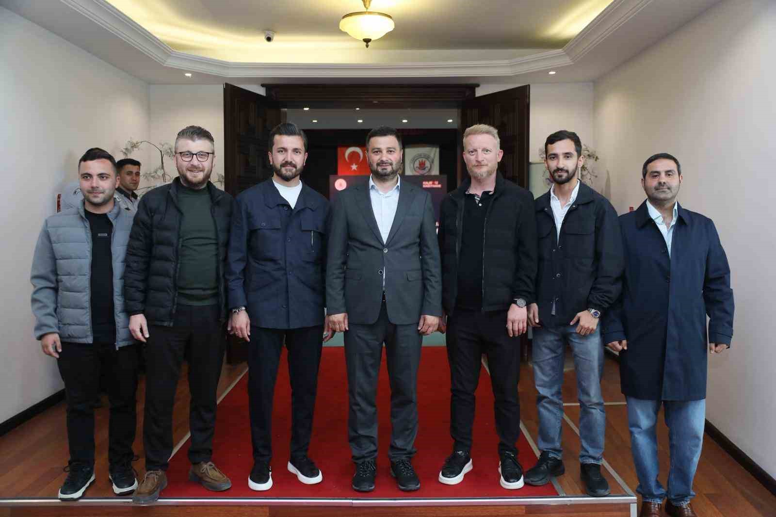 baskan oztekin personelle bayram sevincini paylasti 2 mqpYwpVi