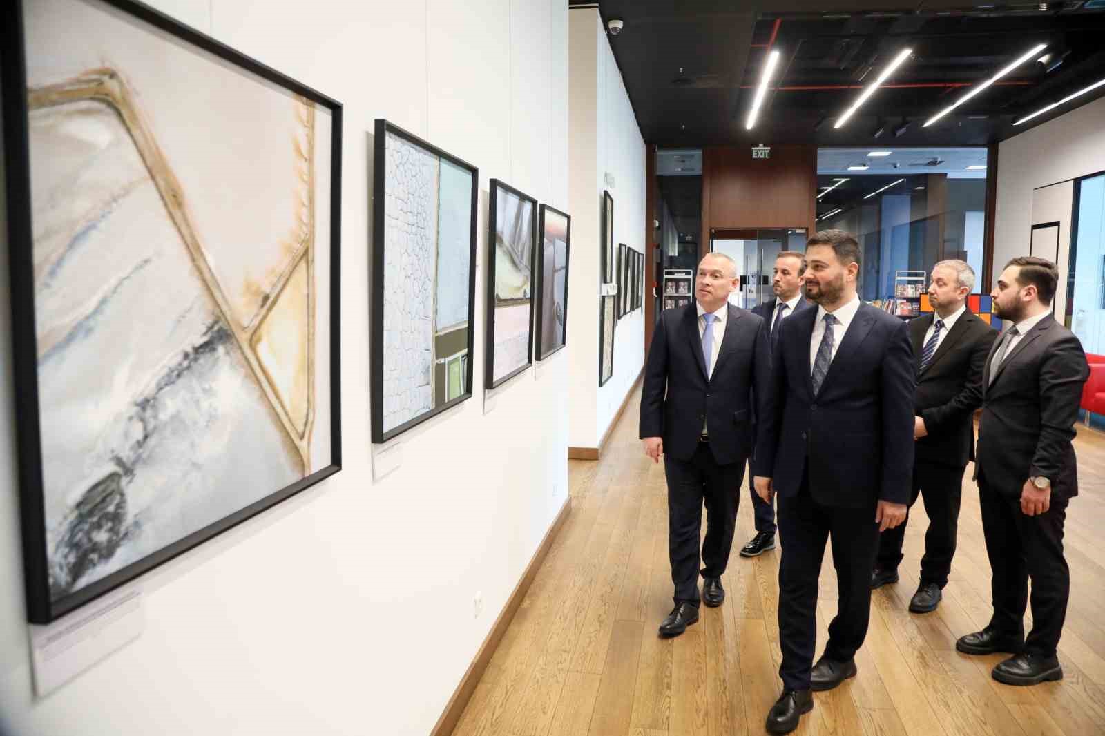 baskan oztekinden laszlo kellera iade i ziyaret 6 2BN4Svz6
