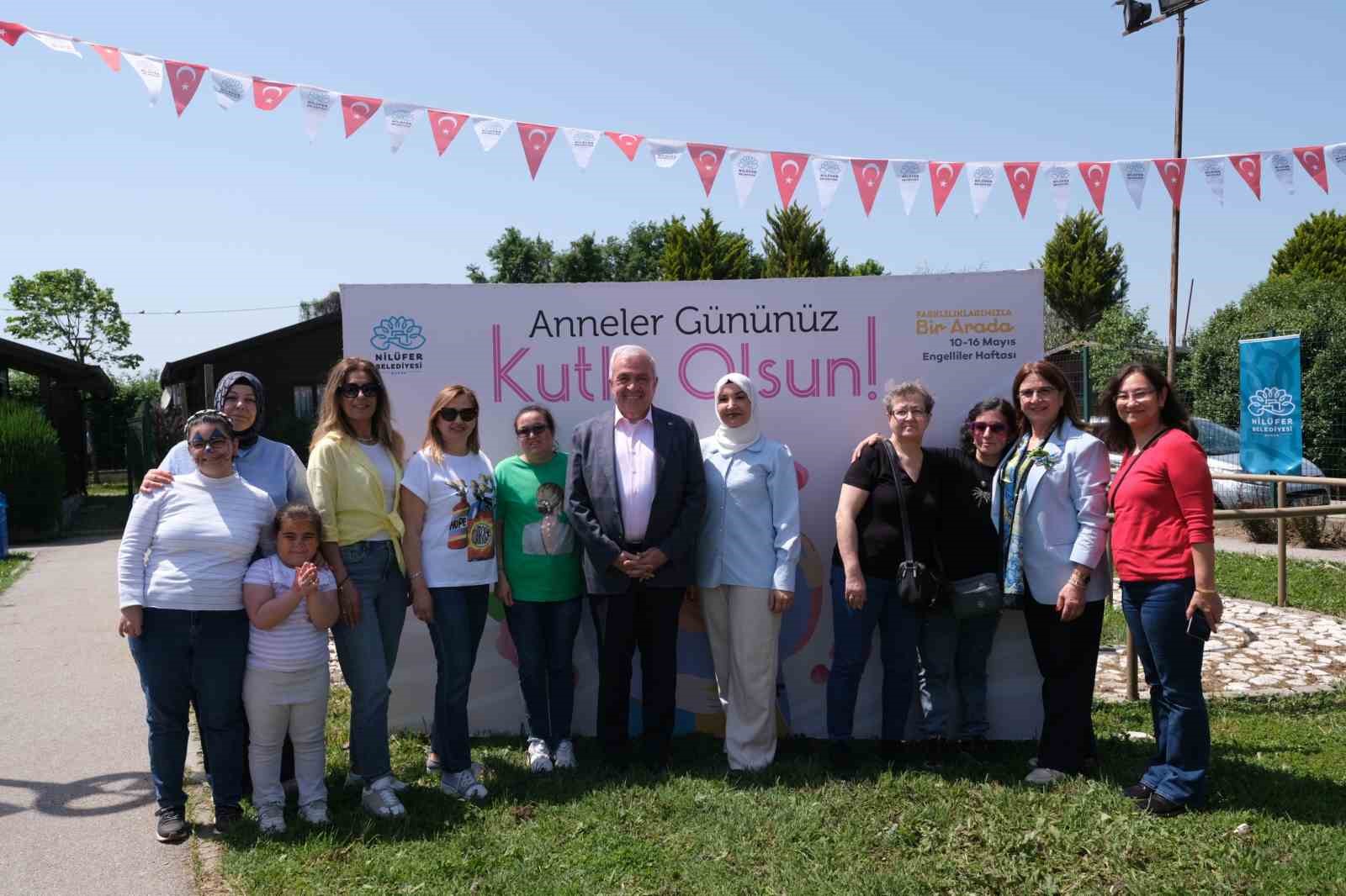 baskan sadi ozdemir anneler gununu bizim ev katilimcilariyla kutladi 0 IAQw3c4z