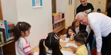 baskan-sadi-ozdemir-cocuklar-ve-ebeveynleri-ile-kutuphane-bulustu-YdK7KB58.jpg