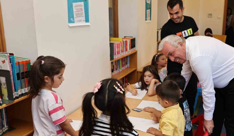 baskan-sadi-ozdemir-cocuklar-ve-ebeveynleri-ile-kutuphane-bulustu-YdK7KB58.jpg