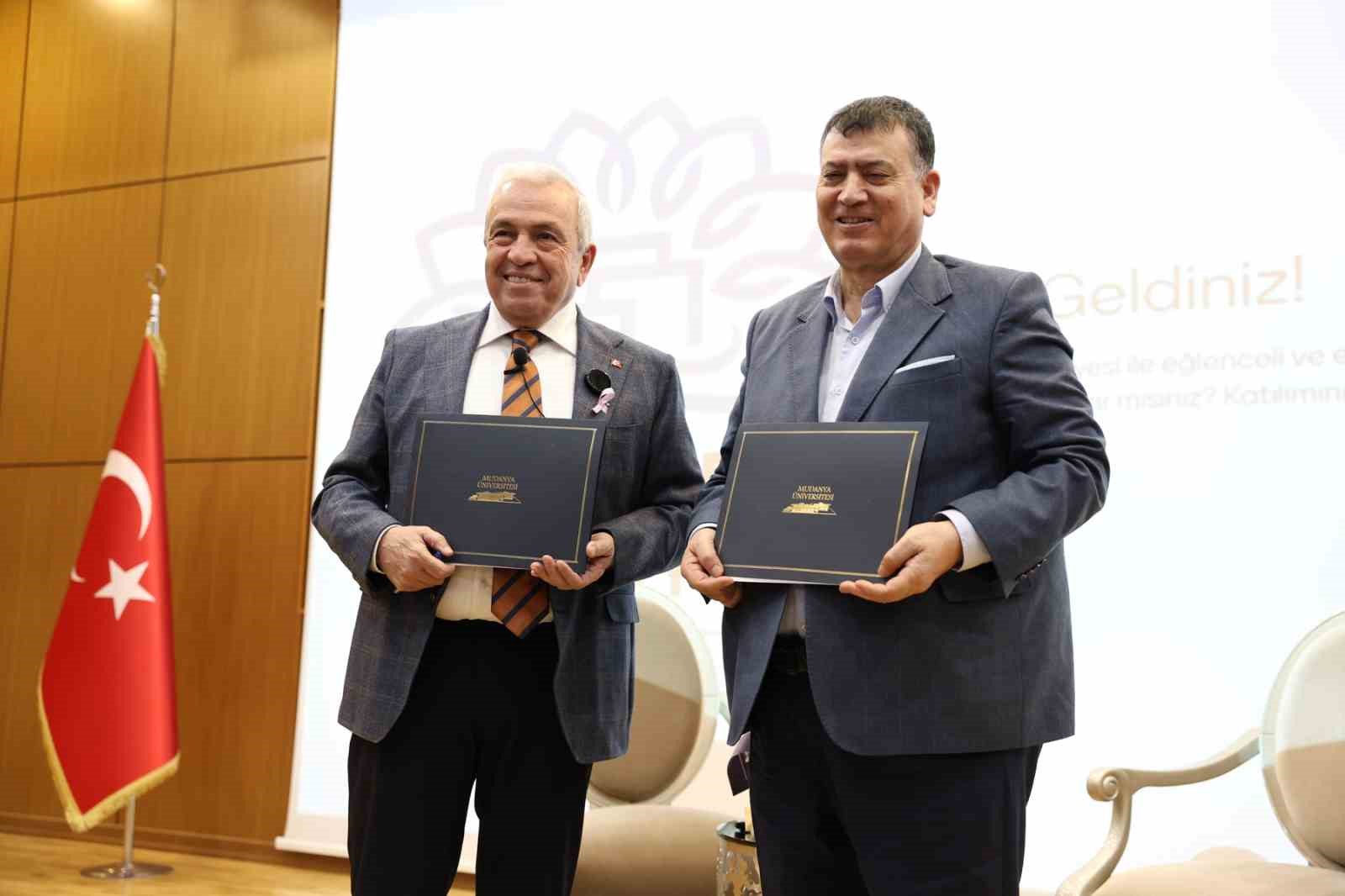 baskan sadi ozdemir genclerle bulustu 1 RAPIMjsy