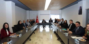 baskan-sadi-ozdemir-sanayi-bolgeleri-temsilcileriyle-bir-araya-geldi-QCEP9qKd.jpg
