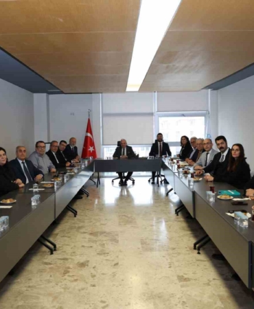 baskan-sadi-ozdemir-sanayi-bolgeleri-temsilcileriyle-bir-araya-geldi-QCEP9qKd.jpg