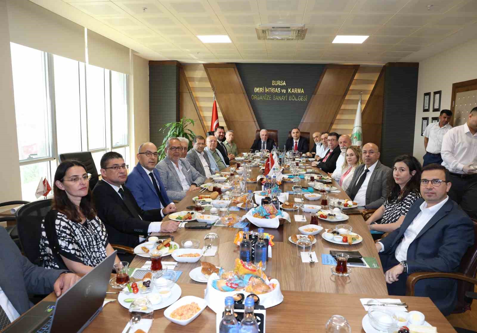 Başkan Şadi Özdemir sanayicilerle buluştu 4 baskan sadi ozdemir sanayicilerle bulustu 0 DnjhmO8n