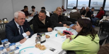 baskan-sadi-ozdemir-vatandaslarla-iftarda-bulustu-M9DJDze5.jpg
