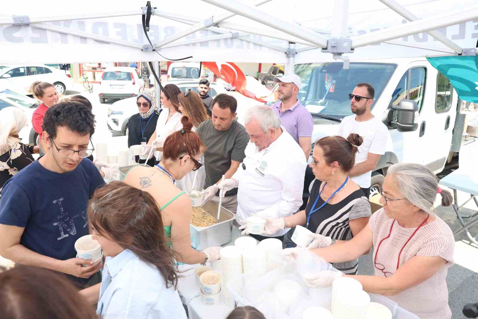 Başkan Şadi Özdemir’den aşure ikramı 4 baskan sadi ozdemirden asure ikrami 0