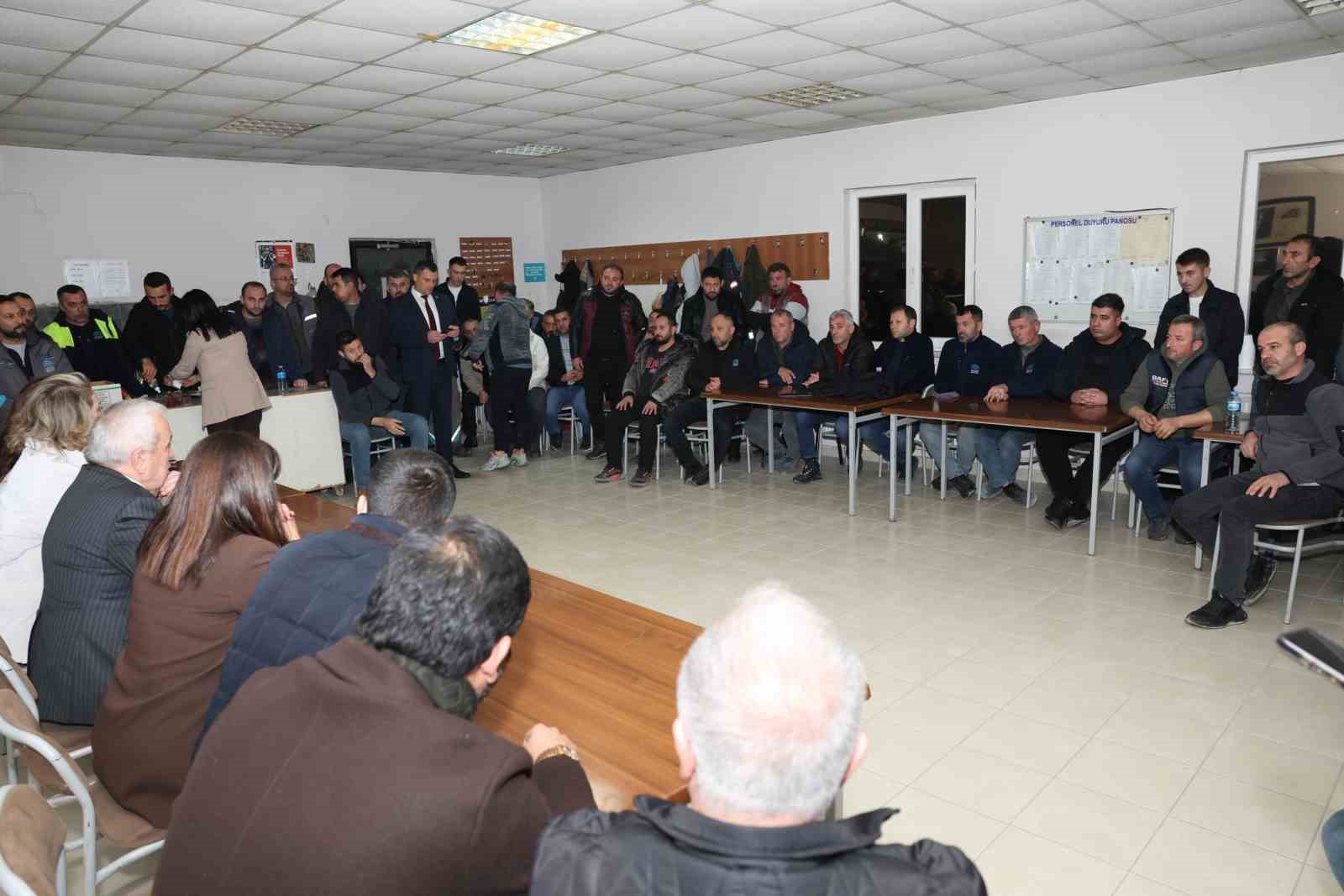 baskan sadi ozdemirden karla mucadele ekiplerine tesekkur 2 hNp39JuB