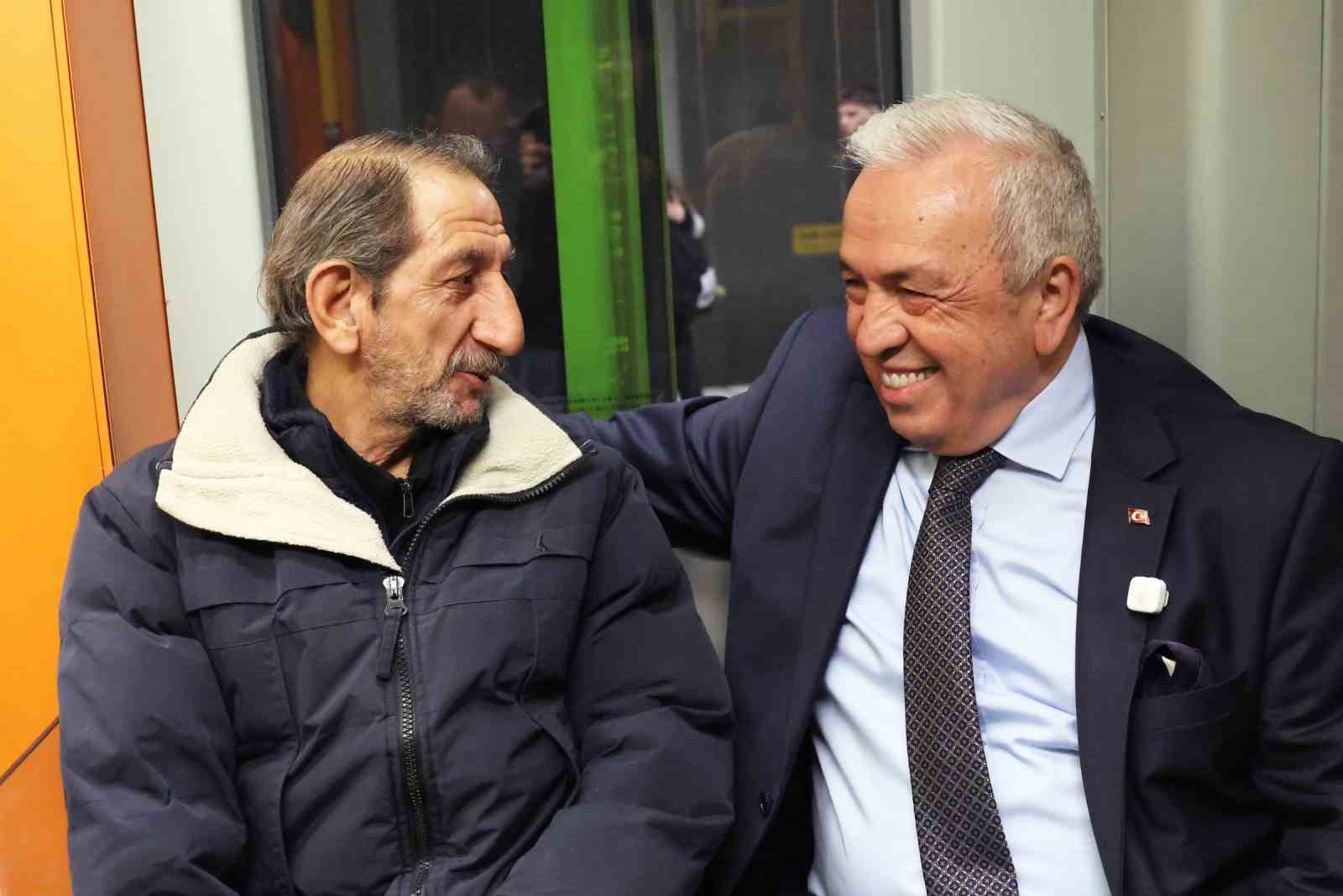 baskan sadi ozdemirden mesai oncesi metro surprizi 3 XVMvHNW9