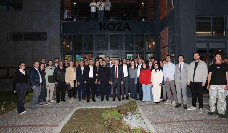 baskan-sadi-ozdemirden-universitelilere-vize-morali-ps9QamBV.jpg