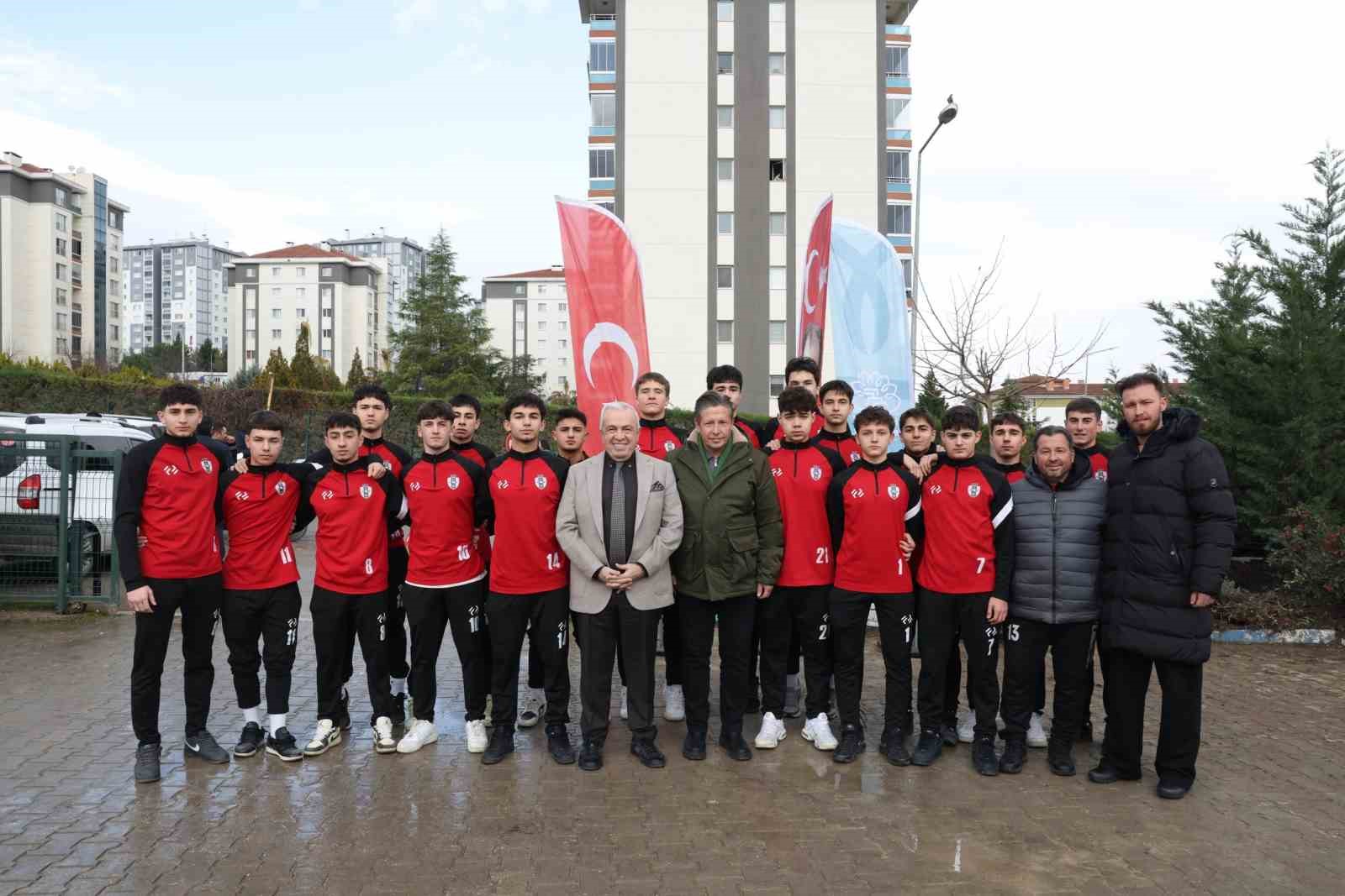 baskan sadi ozdemire kizilciklida cocuklardan kaykay park talebi geldi 0 AX1JX5uW