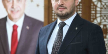 baskan-selmanoglu-genclerin-onunu-acan-siyasi-hareketiz-Qgpj5lVv.jpg